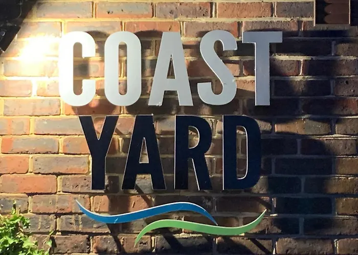 The Coast Yard B & B Chalet Hotel
