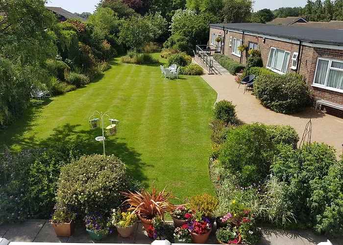 The Coast Yard B & B Chalet Hotel